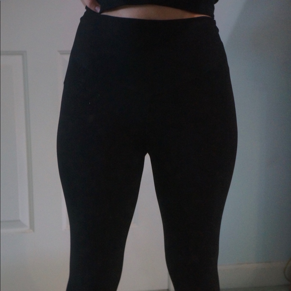 Black leggings